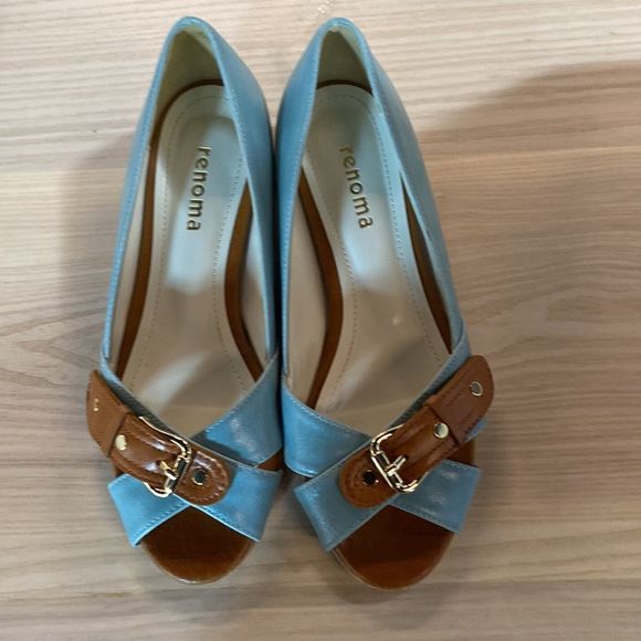 Kitten Heel Open Toe Shoe - Picture 11 of 11